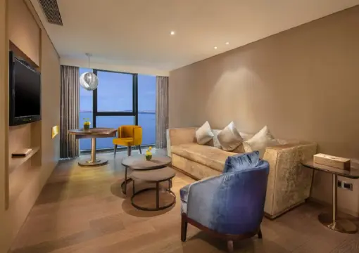 Bay Suite (View Of Hong Kong-Zhuhai-Macao Bridge + Sea-View Bathtub + Cyril Bath Care)