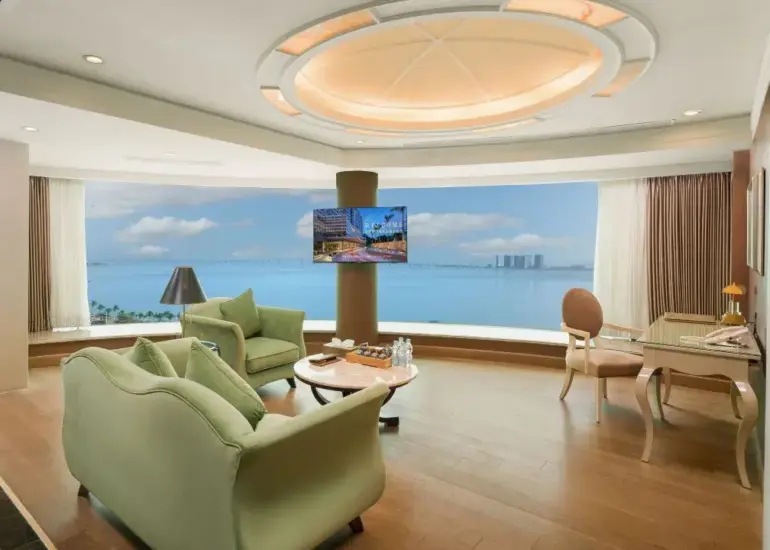 Deluxe Sea View Suite (with Mahjong Machine)