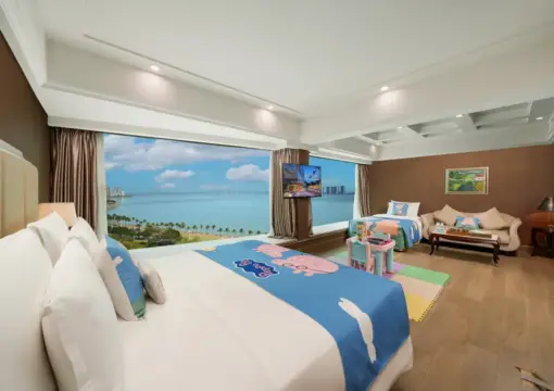 Grand Palace Deluxe Sea View Family Room